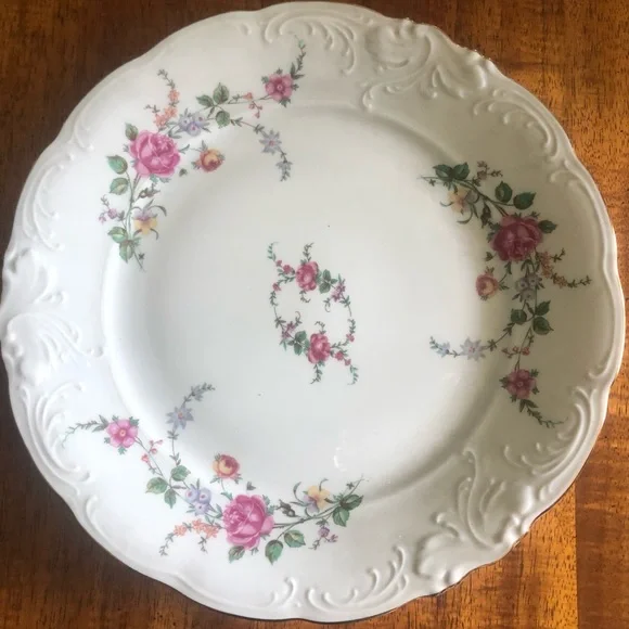 Vintage Wawel Poland Rose Garden 10 1/2" Dinner Plate - Picture 2 of 6